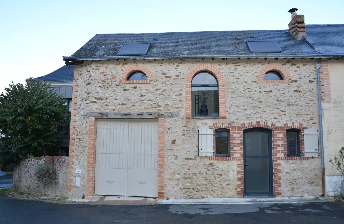 Chambre d’hôtes « Le Pin au Haras » avec Wi-Fi in Montreuil-sur-Maine, Région de Segré