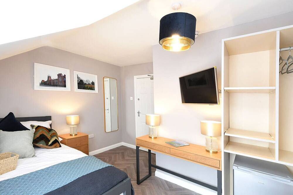 Ocho Homes By Eight Continents - R7 in Belfast, Antrim