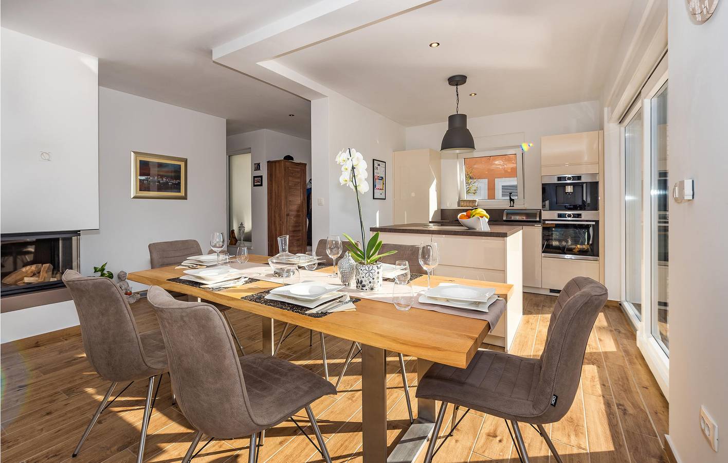 Charmante 2-Zimmer-Wohnung mit Pool, Terrasse und WLAN in Strandnähe in Srima, Šibenik-Knin