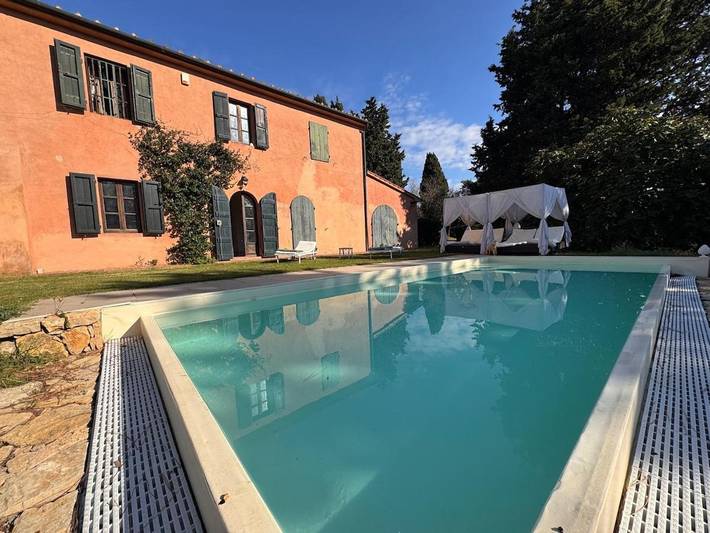 Villa per 8 persone, con panorama e giardino nonché piscina a Bibbona