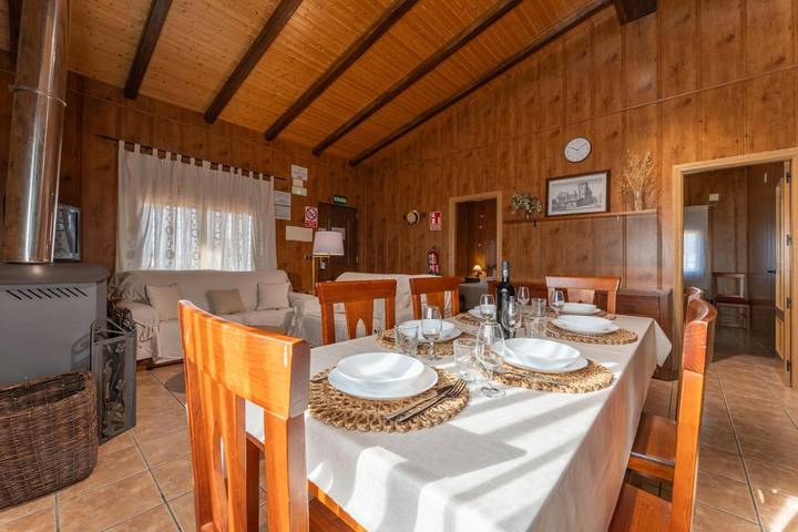 Casa rural para 6 personas, con jardín además de vistas y piscina, Familias con niños en Provincia de Badajoz - 3