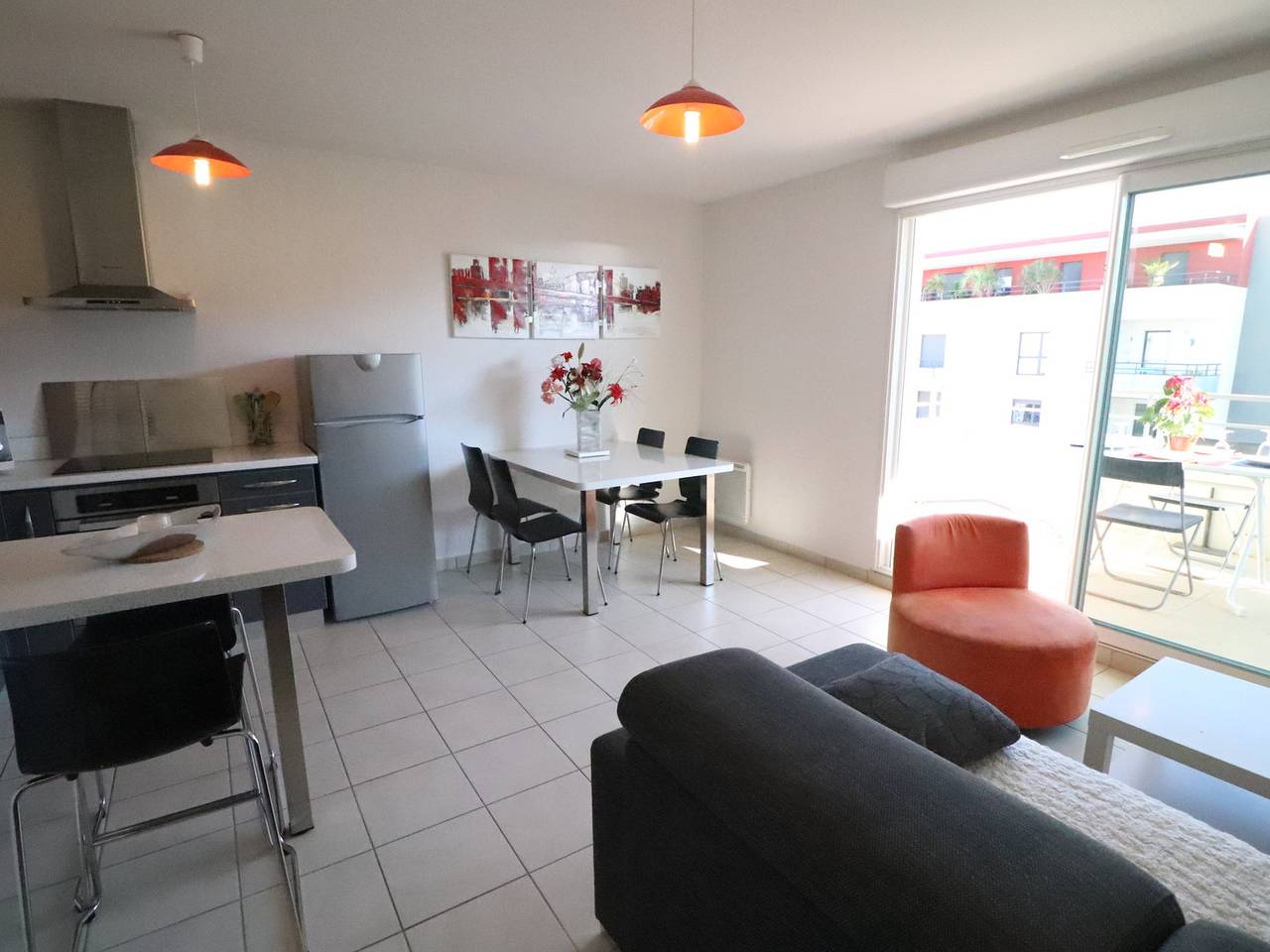 Entire apartment, 2-Room Apt in Sète with Terrace and Garage in Sete, Mediterranean Coast (France)