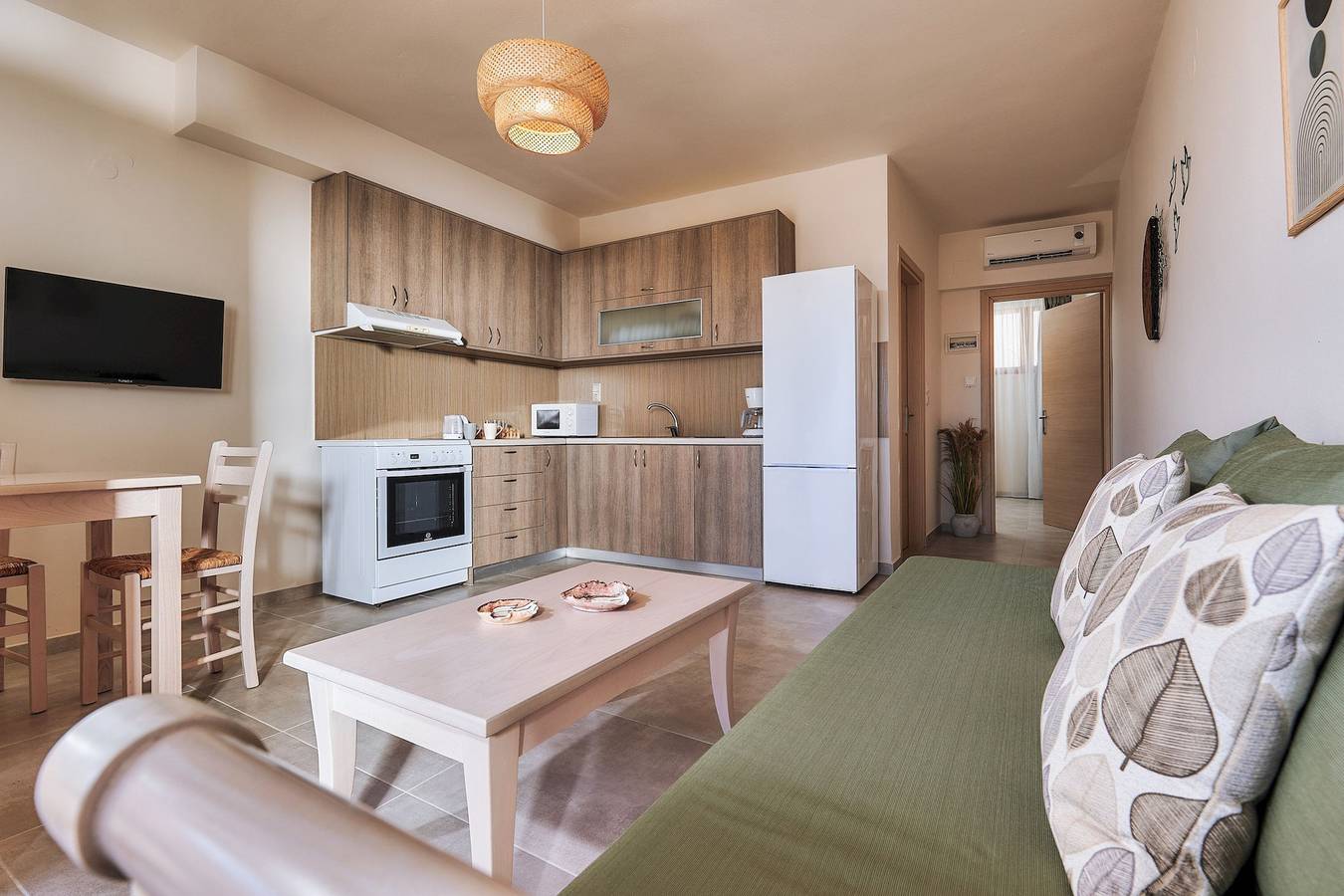 Ganze Wohnung, Ferienwohnung für 4 Personen mit Pool in Lygaria, Achlada