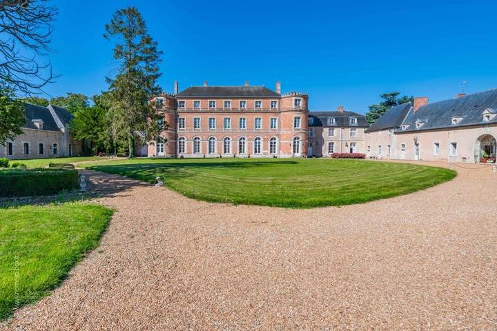 Location de vacances pour 9 personnes, avec Terrasse et Jardin à Denonville