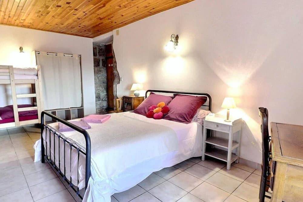Chambre d’hôtes « L’Adrienne » avec jardin commun et Wi-Fi in Chazeaux, Parc naturel régional des Monts d'Ardèche
