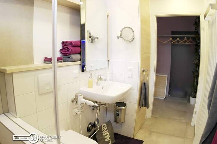 Ganze Wohnung, Apartment Haltestelle53 in Kassel in Kassel, Hessisches Bergland