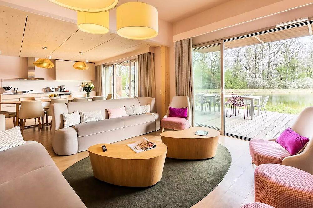 Camping pour 10 Personnes dans Bailly-Romainvilliers, Seine-et-Marne