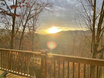 Log Cabin for 6 Guests in Fontana Lake, Swain County, Picture 2