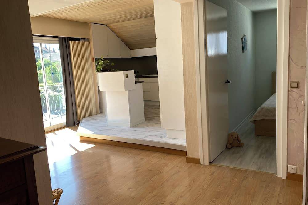 Entire apartment, Bel ap. Confortable à 2 Min. de Genève! Tram à Côté, qui Mène à Genève en 10 min in Ambilly, Saint-Julien-en-Genevois region