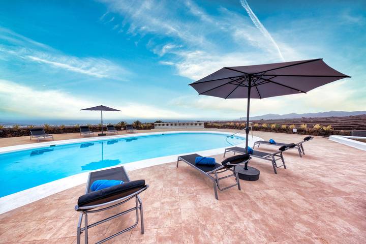 Chalet para 10 personas, con jardín además de vistas y piscina en Provincia de Las Palmas - 2