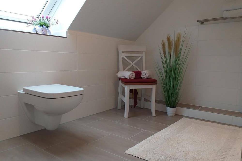 Ganze Wohnung, Ferienwohnung Louisenlust - Louisenlust, Dusche, Wc, neuwertig in Eutin, Ostholstein