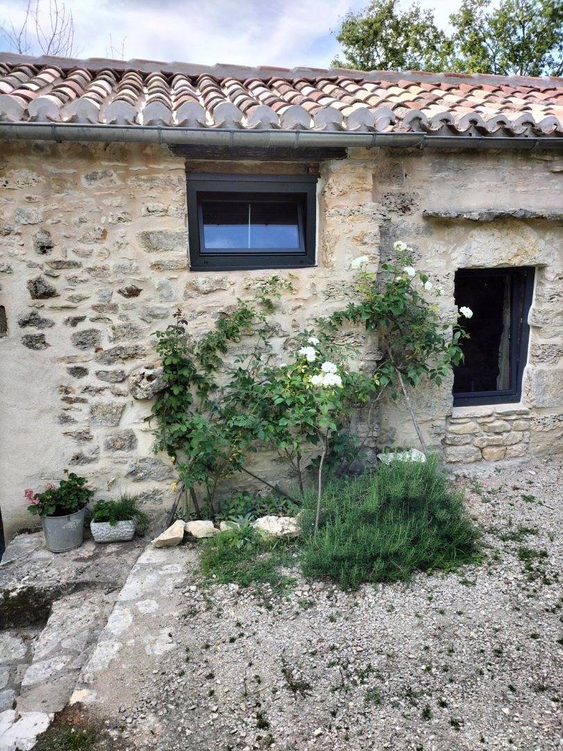 Gîte pour 2 personnes avec terrasse in Albas, Lot
