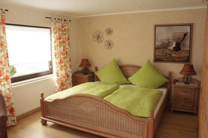 Ferienwohnung für 6 Personen, mit Balkon und Terrasse sowie Garten und Ausblick in Wimbach