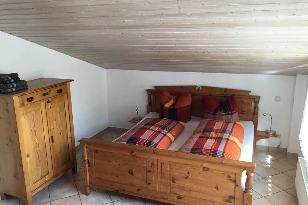 Ganze Wohnung, Fewo In de goldisch Luft(3) mit 2 Schlafz. u. 2 Duschbädern in Gau-Algesheim in Gau-Algesheim, Landkreis Mainz-Bingen