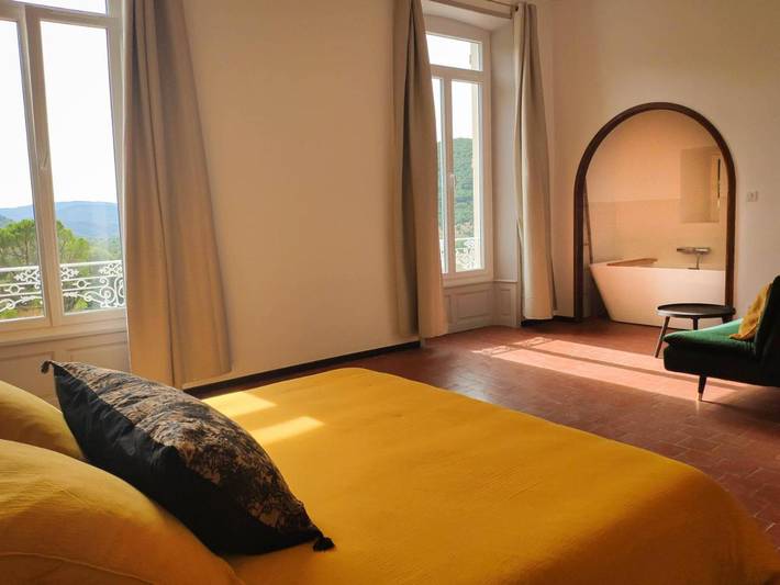 Location de vacances pour 13 personnes, avec jardin ainsi que piscine et vue à Dio-et-Valquières - 4