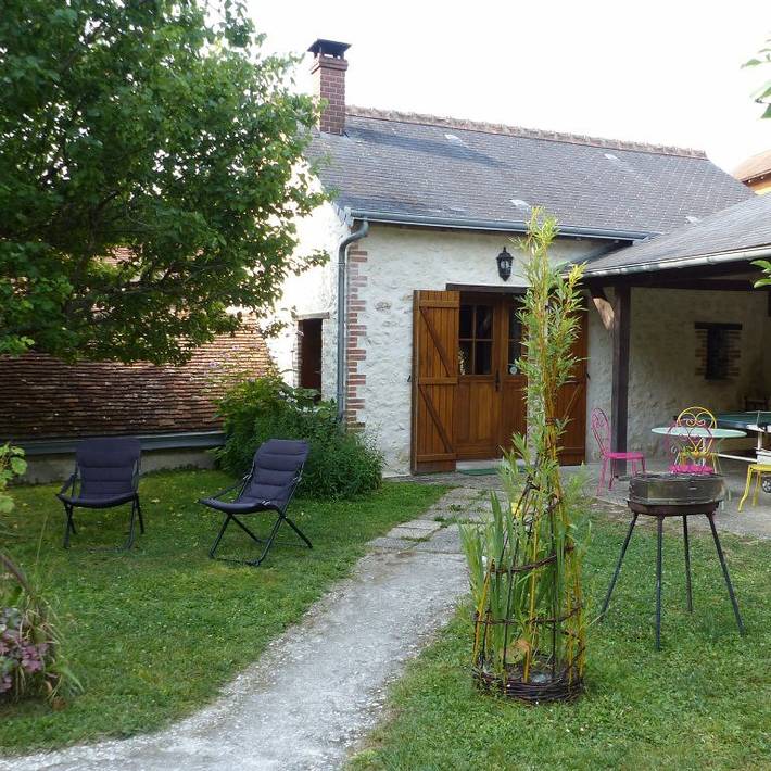 Gîte pour 5 personnes, avec jardin et terrasse à Dierre