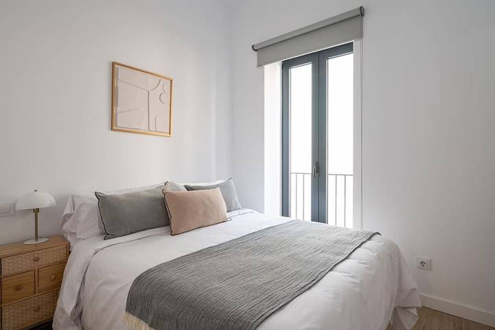 Ganze Wohnung, Cuatro Caminos - 2 bedrooms duplex in Tetuán, Madrid