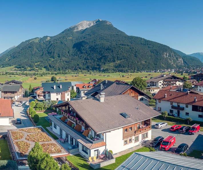 Maison d’hôte pour 2 personnes, avec Balcon et Terrasse ainsi que Jardin et Sauna à Ehrwald