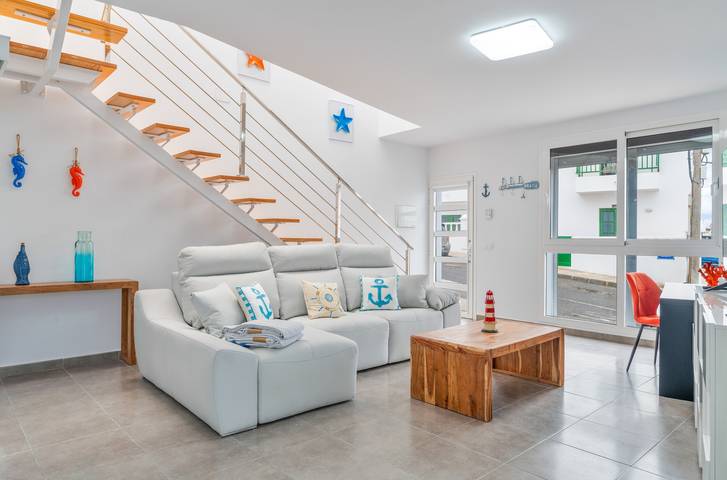 Apartamento entero, Apartamento de vacaciones 'Sparrow' con Wi-Fi y aire acondicionado in La Santa, Tinajo