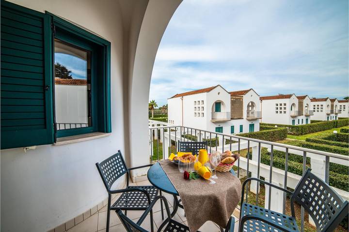 Appartamento per 4 persone, con piscina e balcone a Frassanito