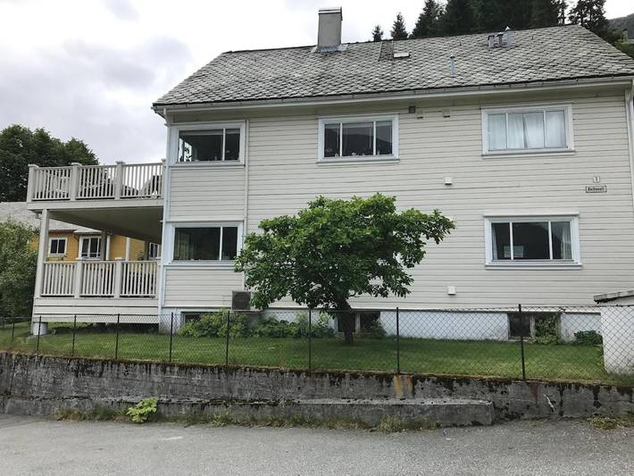 Ferienwohnung für 4 Personen, mit Garten und Terrasse sowie Ausblick in Odda