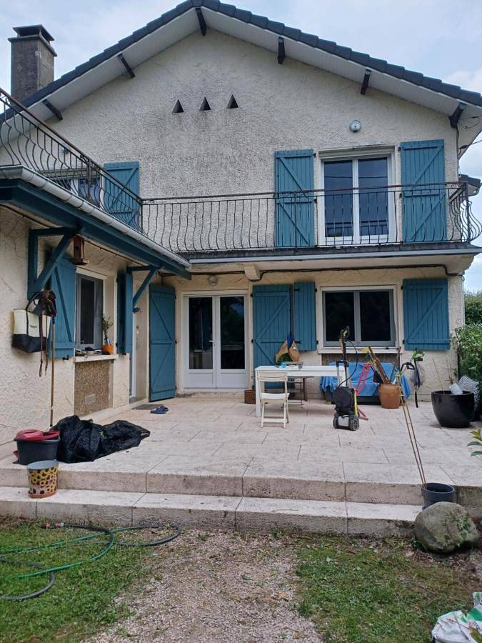 Gîte pour 3 personnes, avec vue ainsi que jardin et terrasse, animaux acceptés à Buzy