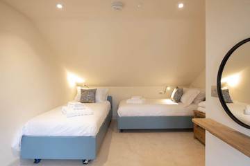 Log Cabin for 2 People in Inverness, Highlands, Photo 2