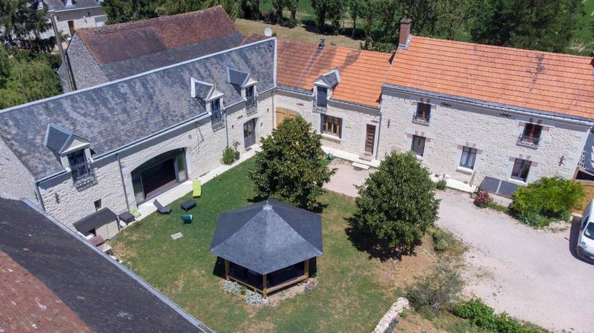 Chambre d’hôte pour 2 personnes, avec Balcon et Terrasse ainsi que Jardin et Piscine dans Tauxigny-Saint-Bauld