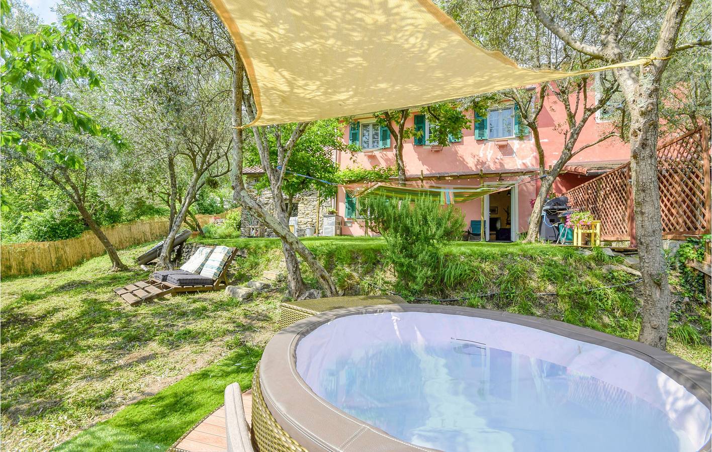 Gemütliche 85qm Wohnung mit Babybett, Internet, in der Nähe von Lumarzo in Uscio, Ligurische Küste