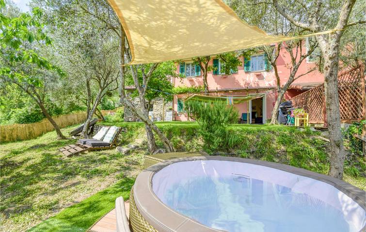 Accogliente appartamento di 85mq con letto per bambini, internet, vicino a Lumarzo in Uscio, Riviera Ligure