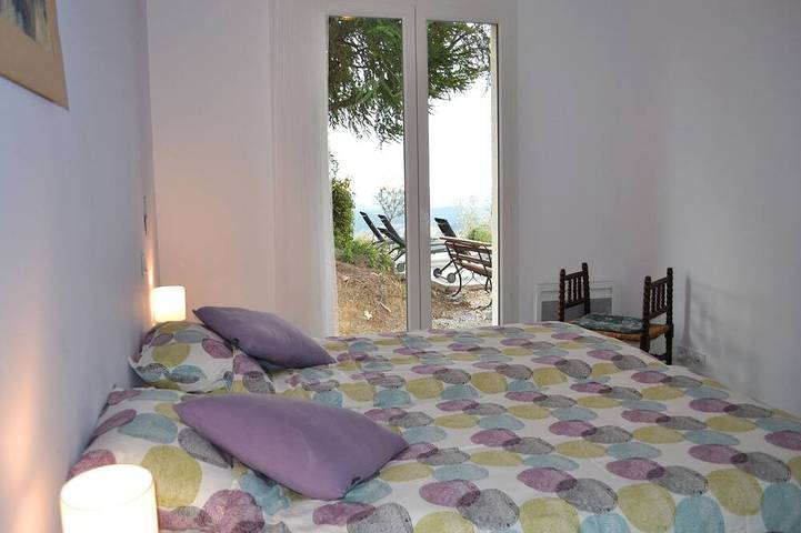 Location de vacances pour 8 personnes, avec piscine ainsi que jardin et terrasse à Berlou - 4