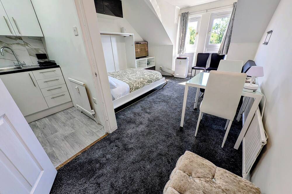 Entire apartment, Modern Spacious Flat | Near Aylesbury Station -Brand new in Aylesbury, Buckinghamshire