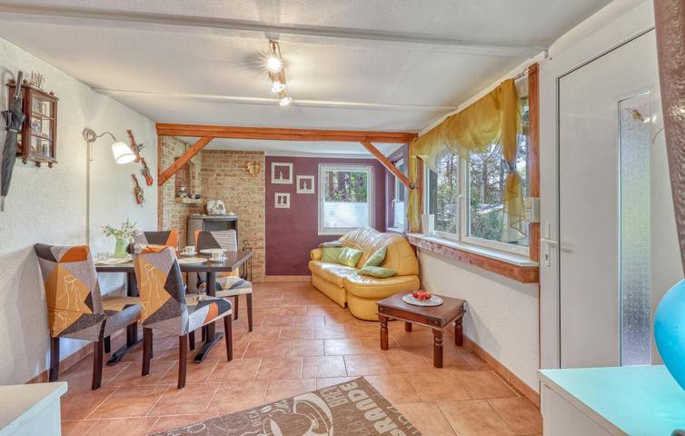 Modernes Apartment mit Terrasse, Soundsystem, 1,5 km zum Strand in Kagar, Rheinsberg