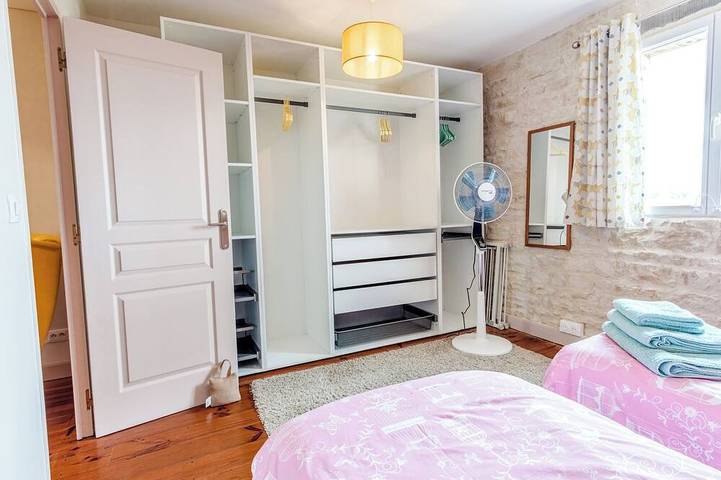 Gîte pour 4 personnes, avec jardin et piscine à Villeneuve-la-Comtesse - 4