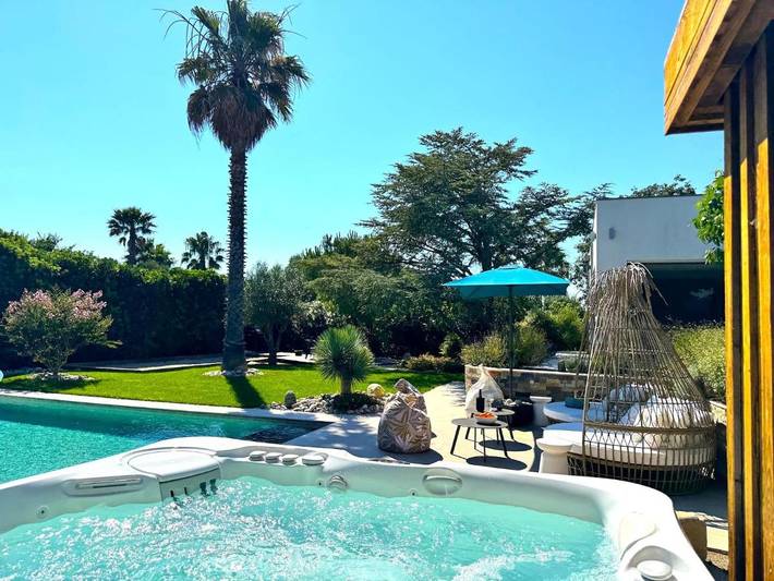 Chambre d’hôte pour 2 personnes, avec jacuzzi et piscine ainsi que terrasse et jardin à Balaruc-les-Bains - 2