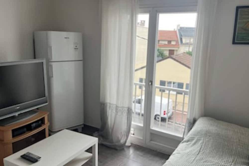 Entire apartment, Jolie Studio Plein Centre-ville in Savigny-sur-Orge, Essonne
