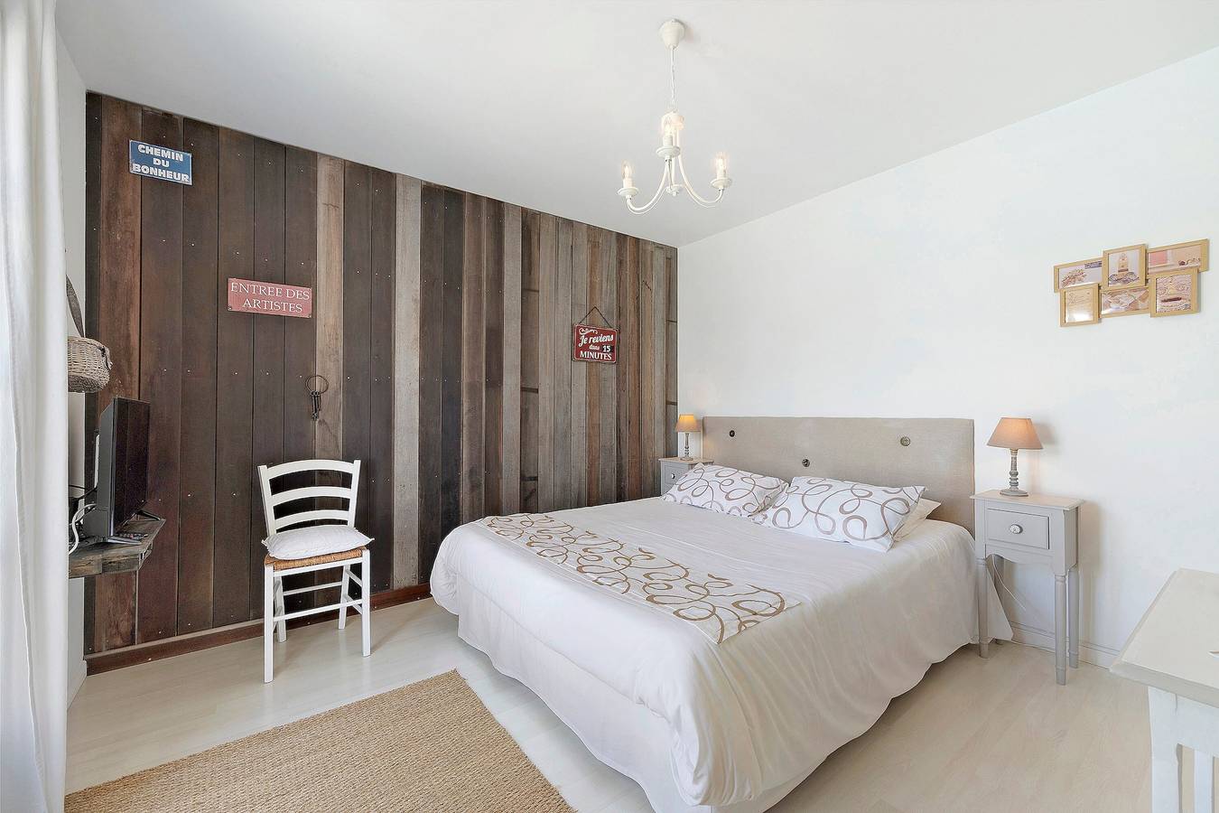 Chambre d'hôtes Le Clos De La Combe- Les Sables d'Olonne avec piscine et cuisine partagées in Château-d'Olonne, Les Sables-d'Olonne