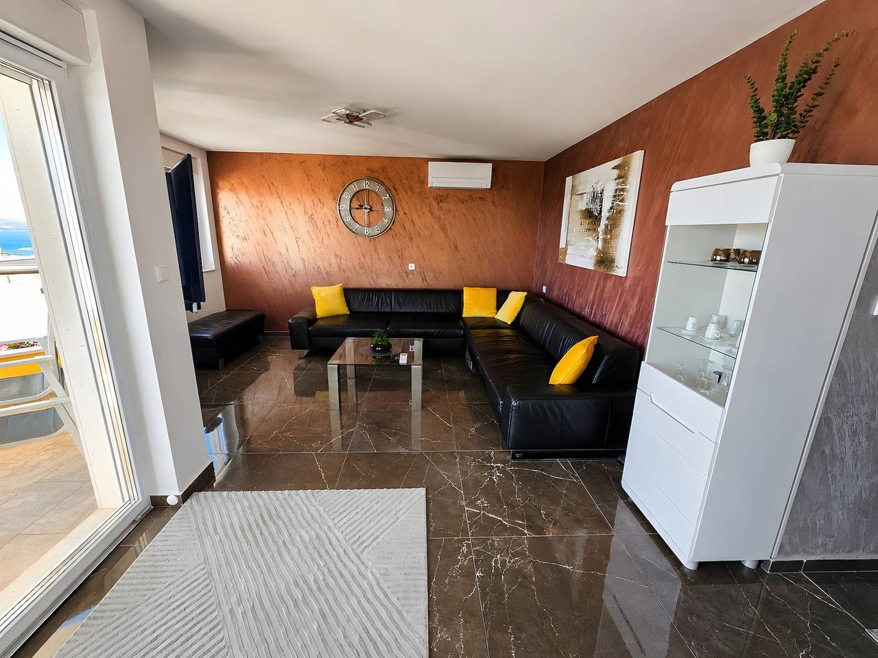 Villa 'Rocco-Salzwasserpool-Split' with Wi-Fi in Kastel Gomilica, Kaštela