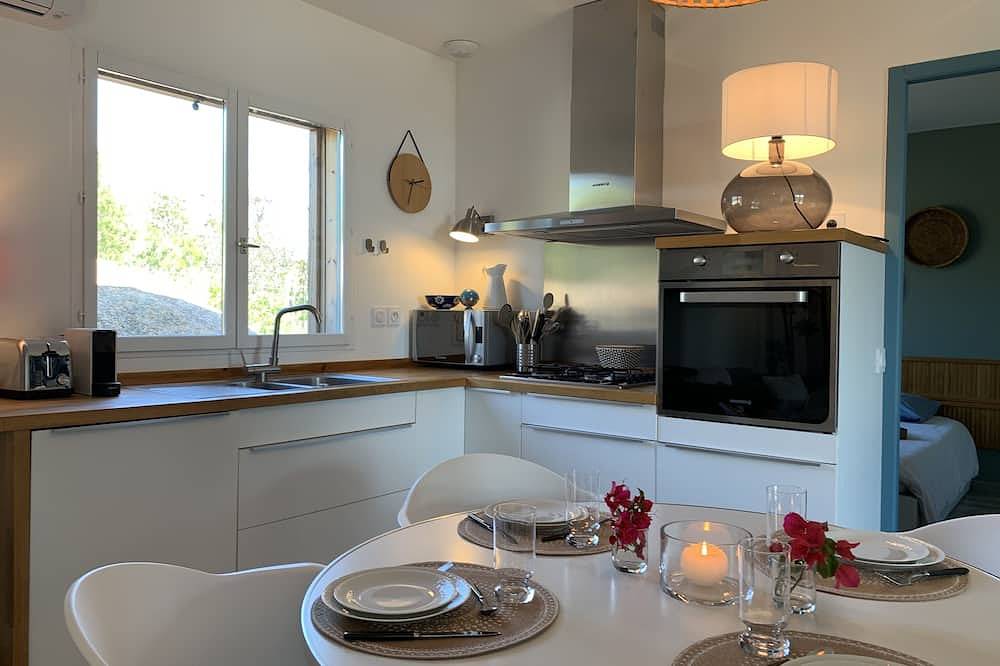 Maison Bord de mer . Location du Samedi au Samedi in Sartena, Sartène e dintorni
