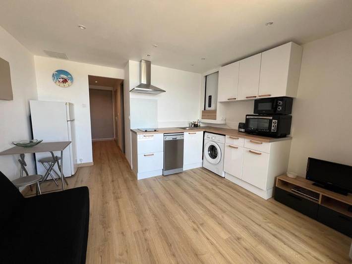 Gîte pour 4 personnes, avec vue ainsi que terrasse et piscine dans Plage du pont tournant - 2