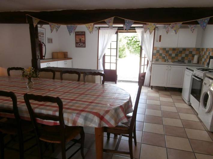 Location de vacances pour 10 personnes, avec terrasse et piscine à Saint-Pierre-du-Chemin - 2