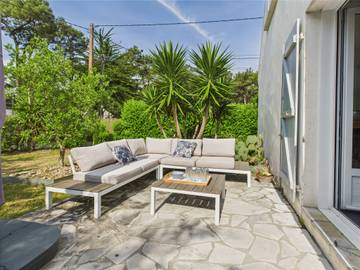 Location de vacances pour 12 personnes, avec terrasse et jardin dans Plage de Pont-Mahé