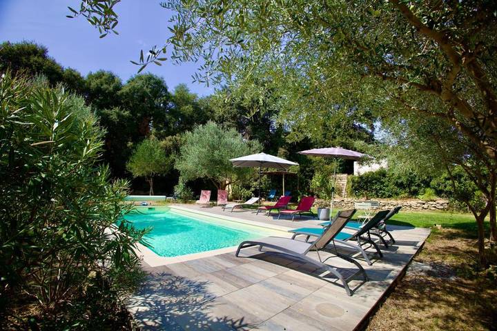 Appartement de vacances pour 2 personnes, avec Terrasse ainsi que Jardin et Piscine