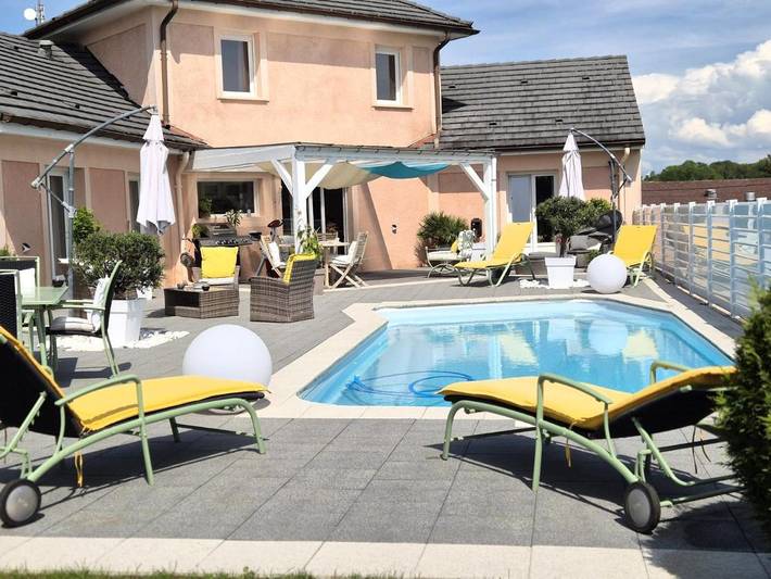 Chambre d’hôte pour 2 personnes, avec Terrasse ainsi que Jardin et Piscine
