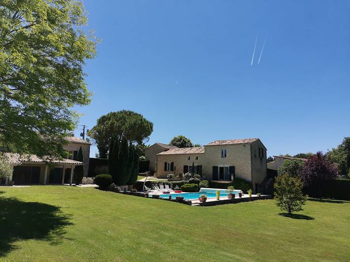 Gîte pour 6 personnes, avec jardin ainsi que terrasse et piscine à Puisseguin - 4