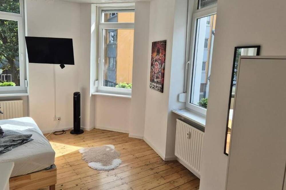 Ganze Wohnung, City Central Apartment House - Apt 4 in Kaiserslautern, Saar-Nahe-Bergland
