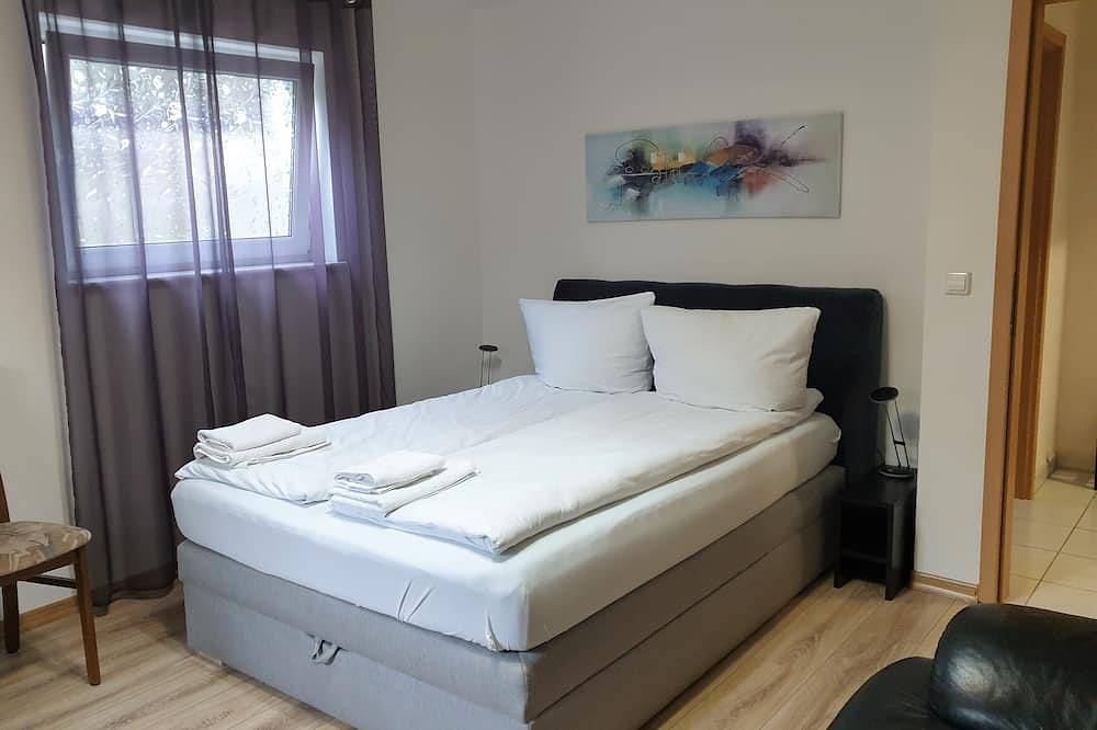 Ganze Wohnung, Moderne Ferienwohnung am Bodensee mit 6km Luftlinie zum See. in Meckenbeuren, Region Bodensee-Oberschwaben