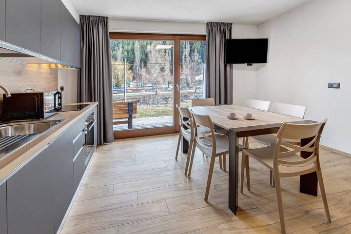 Ganze Wohnung, Ferienwohnung 'Appartamento La Serenella' mit Bergblick, Garten und Wlan in Isolaccia, Valdidentro