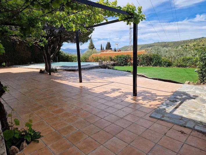 Apartamento para 8 personas, con jardín y vistas en Huétor Santillán