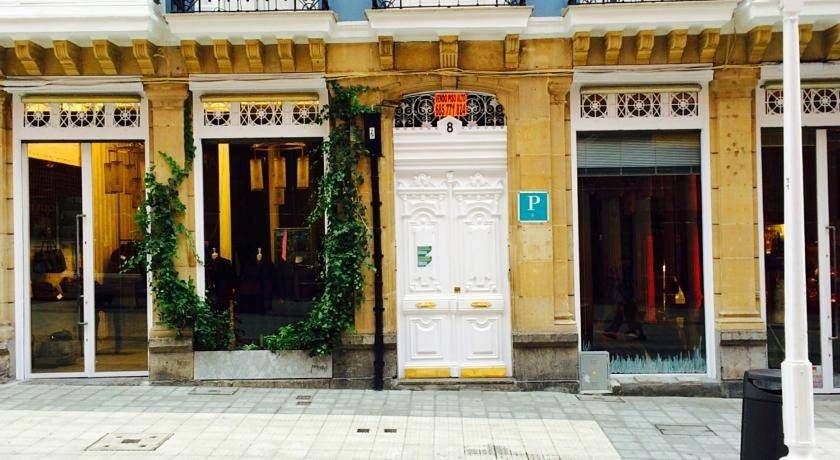 Pension Martinez in Spa-Balneario Jardines de Albia (Bilbao), Bilbao